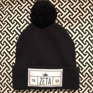Zeta (ZTA) beanie pompom winter hat